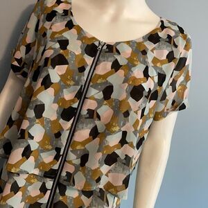 Chic Medium NY Collection Zip Blouse Short Sleeve